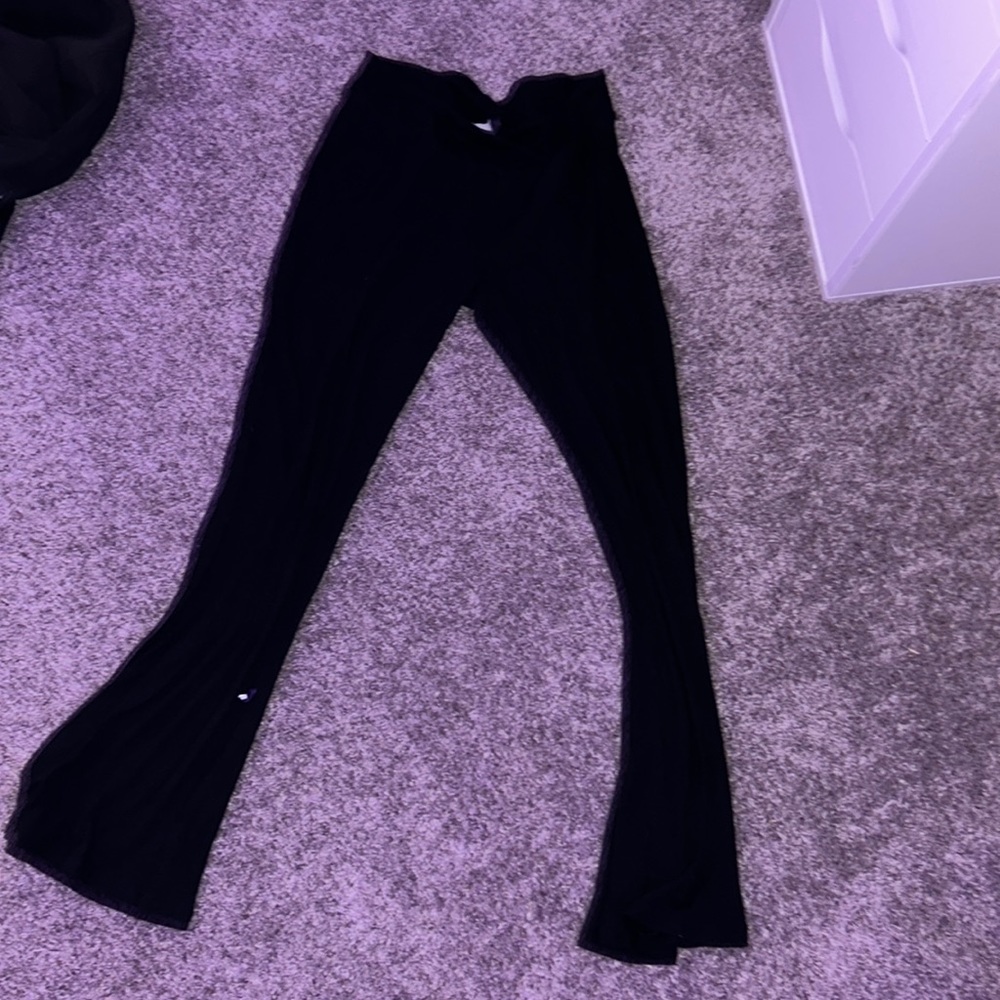 solid black ribbed flared pants. women’s medium